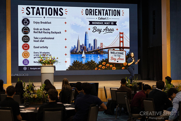Oracle Interns 003-5V5A7490