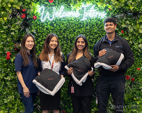 Oracle Interns 070-5V5A8243