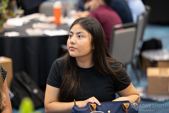 Oracle Interns 075-5V5A8288