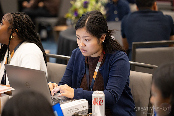 Oracle Interns 073-5V5A8258