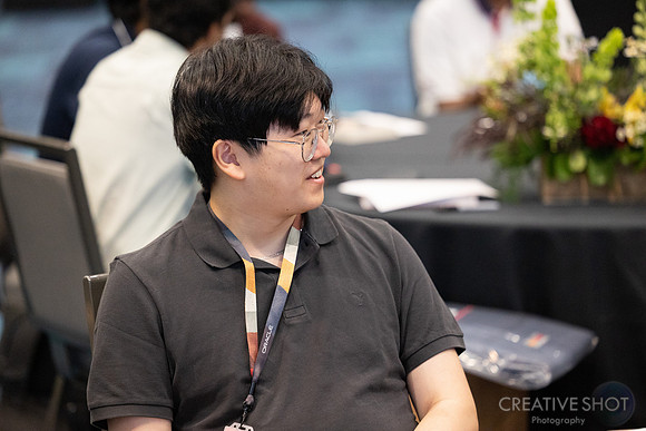 Oracle Interns 081-5V5A8311