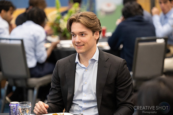 Oracle Interns 093-5V5A8442