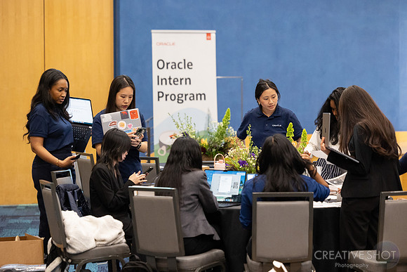Oracle Interns 091-5V5A8401