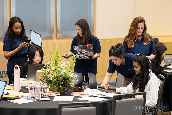 Oracle Interns 095-5V5A8450