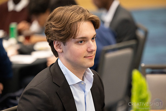 Oracle Interns 097-5V5A8457