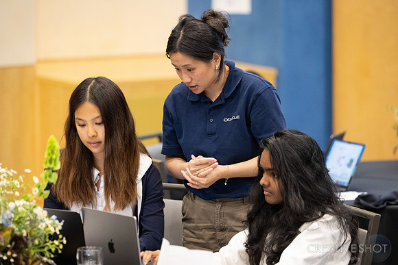 Oracle Interns 111-5V5A8644