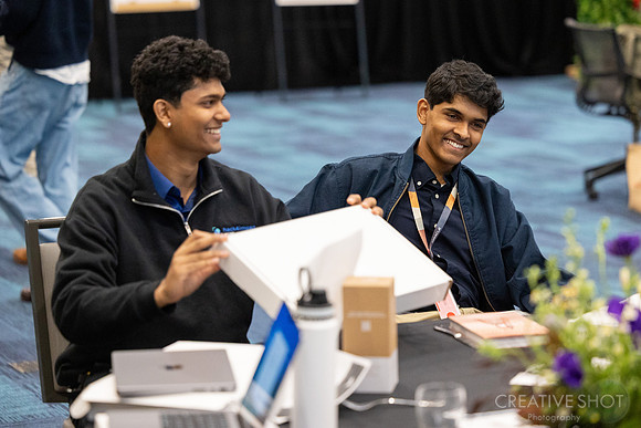 Oracle Interns 120-5V5A8732