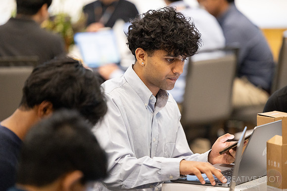 Oracle Interns 129-5V5A8824