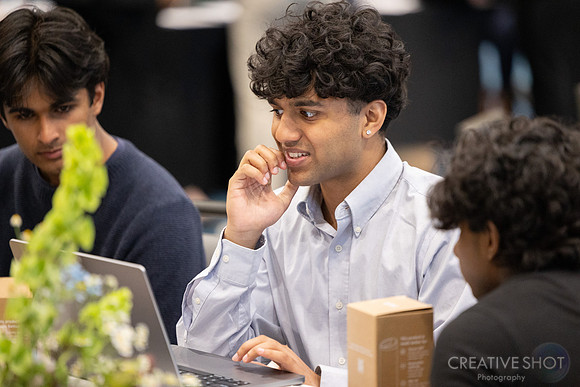 Oracle Interns 136-5V5A8908