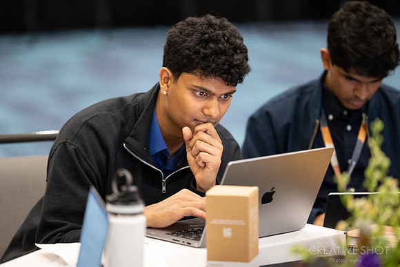 Oracle Interns 135-5V5A8903