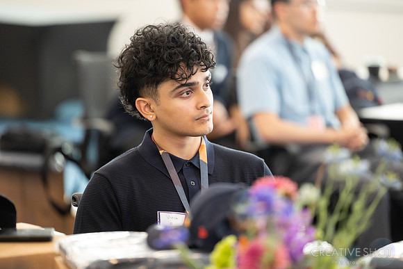 Oracle Interns 210-5V5A4905