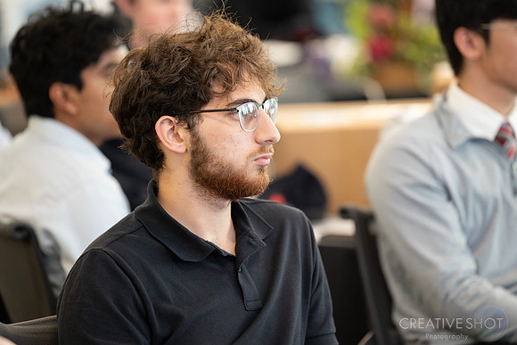 Oracle Interns 228-5V5A5093
