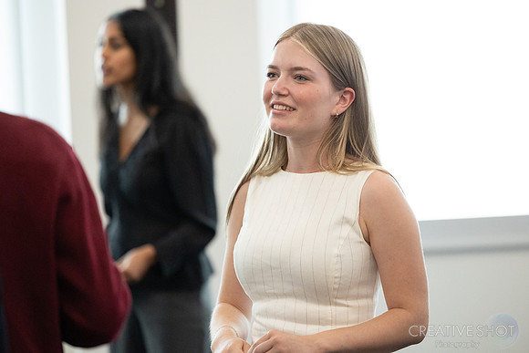 Oracle Interns 238-5V5A5177