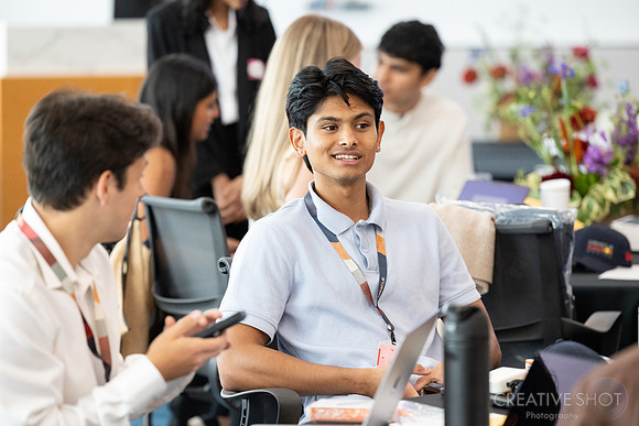 Oracle Interns 244-5V5A5294
