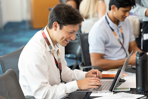 Oracle Interns 249-5V5A5350