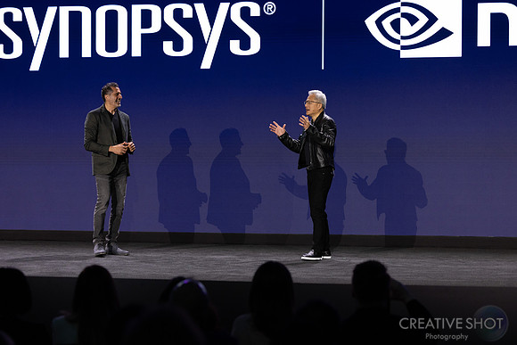 186-DAY1-highres-synopsys-converge-040A3118