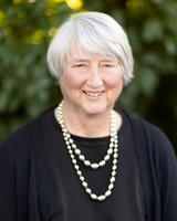 Marie Young Headshot 040A4080